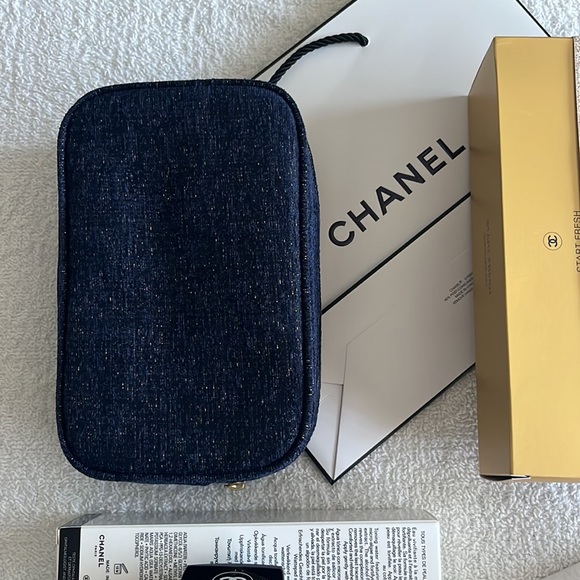 Chanel Start Fresh Holiday Skincare Set - Picture 9 of 17